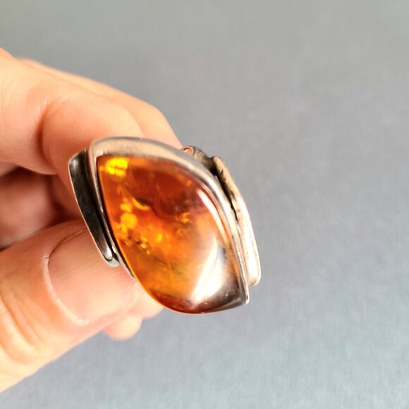 Large oversized vintage sterling silver cocktail ring with Amber stone. - Picture 9 of 9